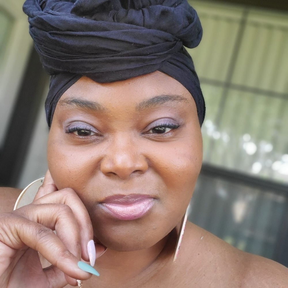 Meet your Posher, Tamitra